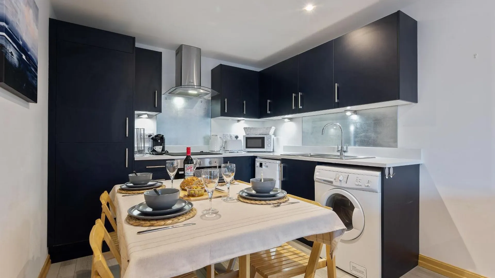 Apartment Seaside Town Centre Triplex: Spacious Retreat with Parking Bournemouth United Kingdom