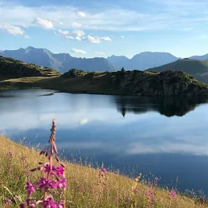 https://la-maison-de-la-montagne.hotels-rhonealpes.com